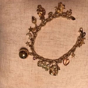 🌸Adorable Kirks Folly bracelet, goldtone🌸